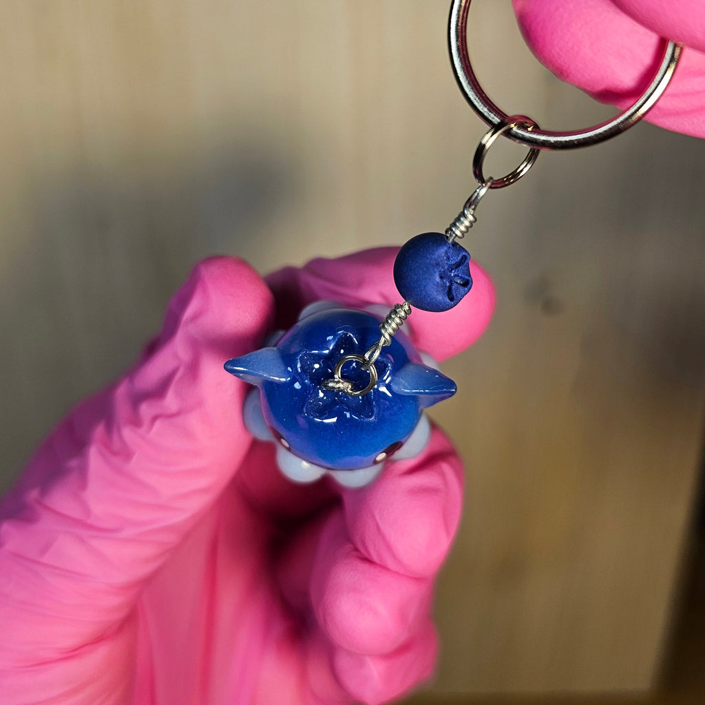 Mustikka-kissameduusa Avaimenperä