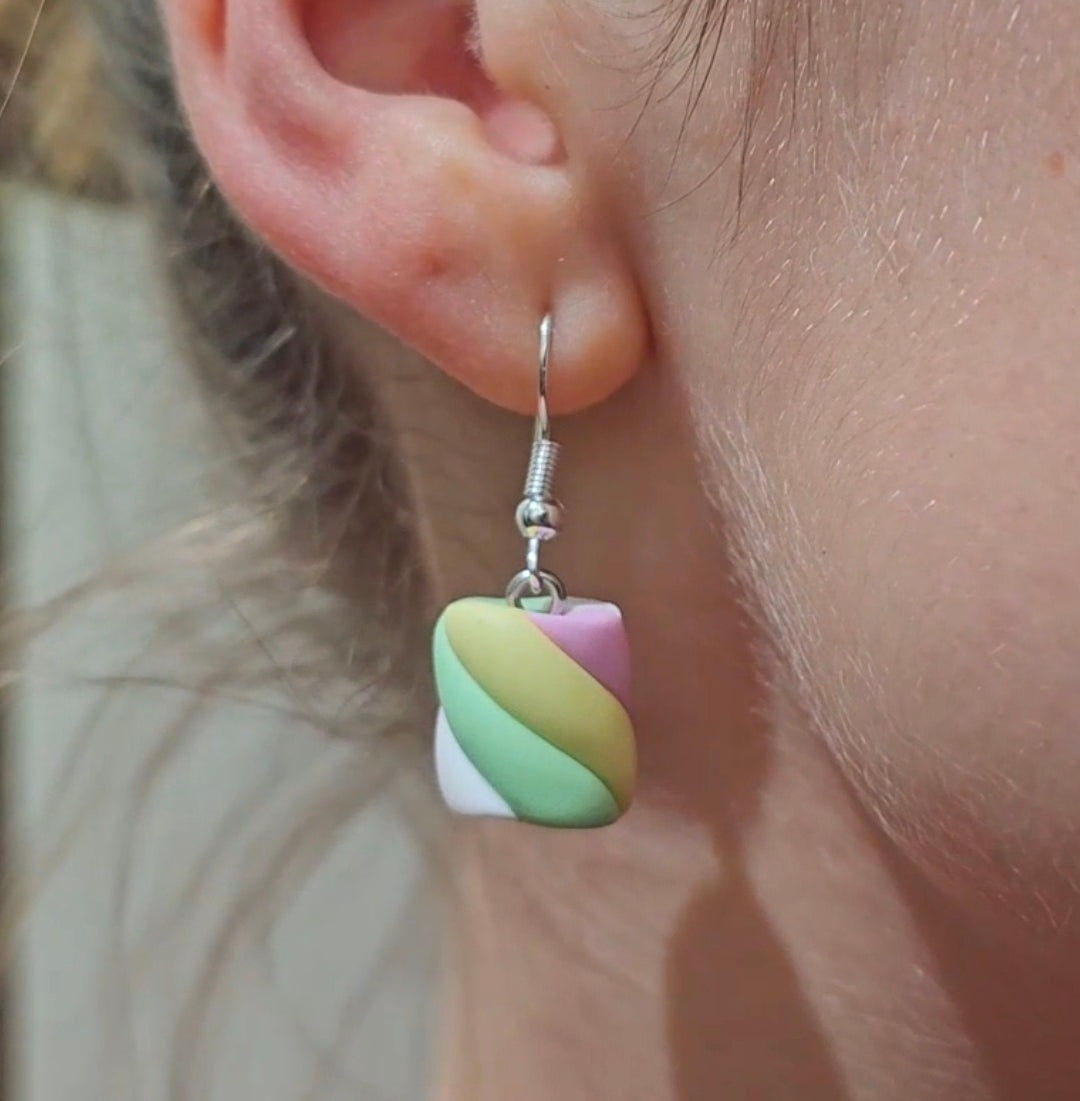 Vaahtokarkki-korvakorut