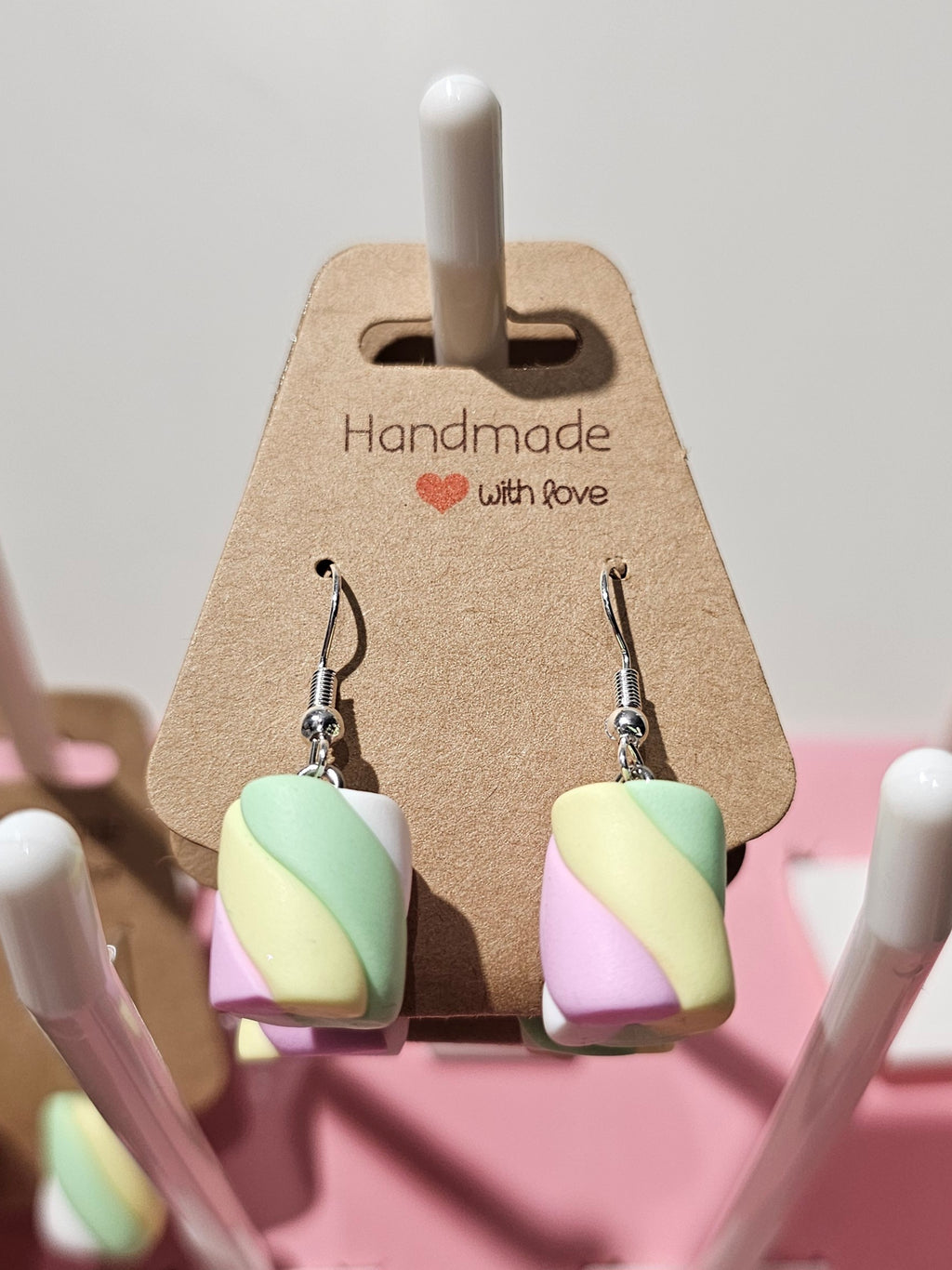 Vaahtokarkki-korvakorut